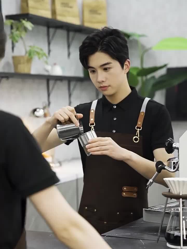 Unisex Canvas Cross-Back Apron with Adjustable Shoulder Straps and Large Pockets for Kitchen Cooking